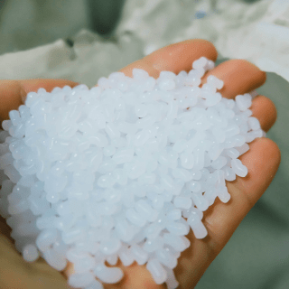 スーパーエリートプラスチック！ふっ素樹脂の悩みとは？